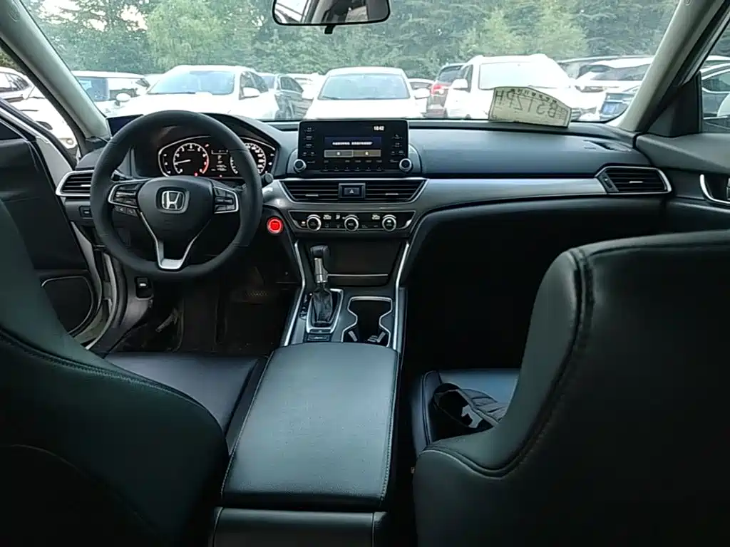 Honda Accord — фото 6