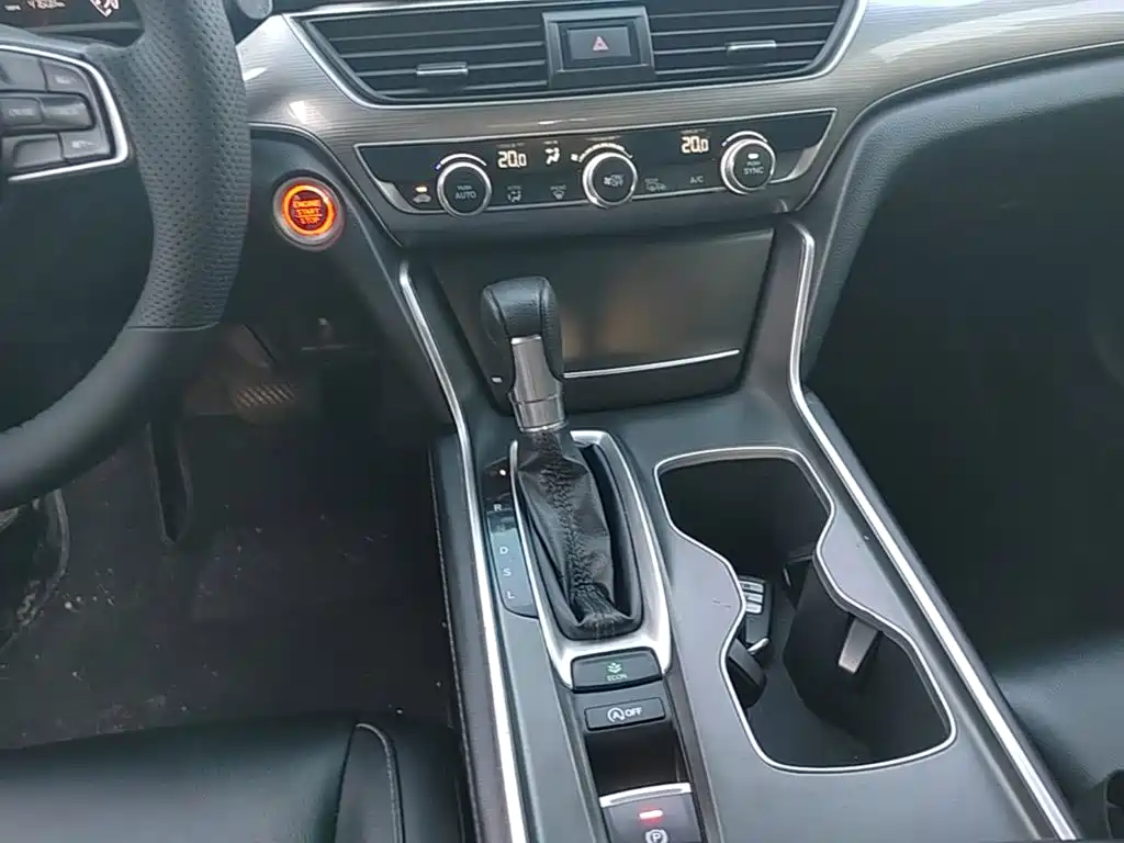 Honda Accord — фото 10