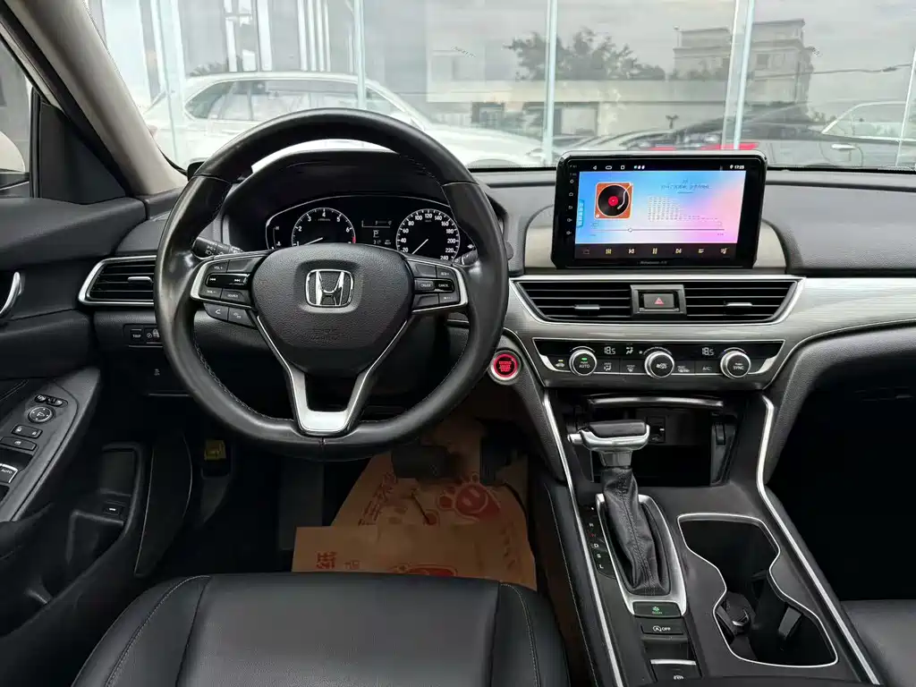 Honda Accord — фото 8