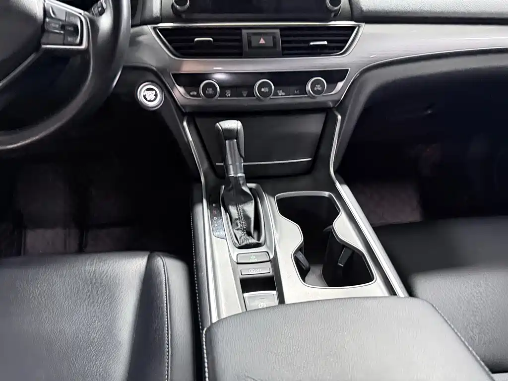 Honda Accord — фото 14