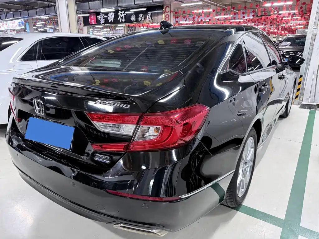 Honda Accord — фото 17