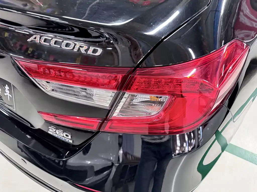 Honda Accord — фото 18