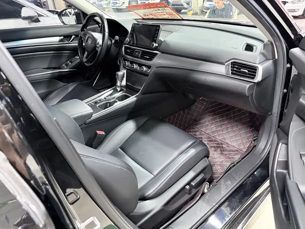 Honda Accord — фото 19