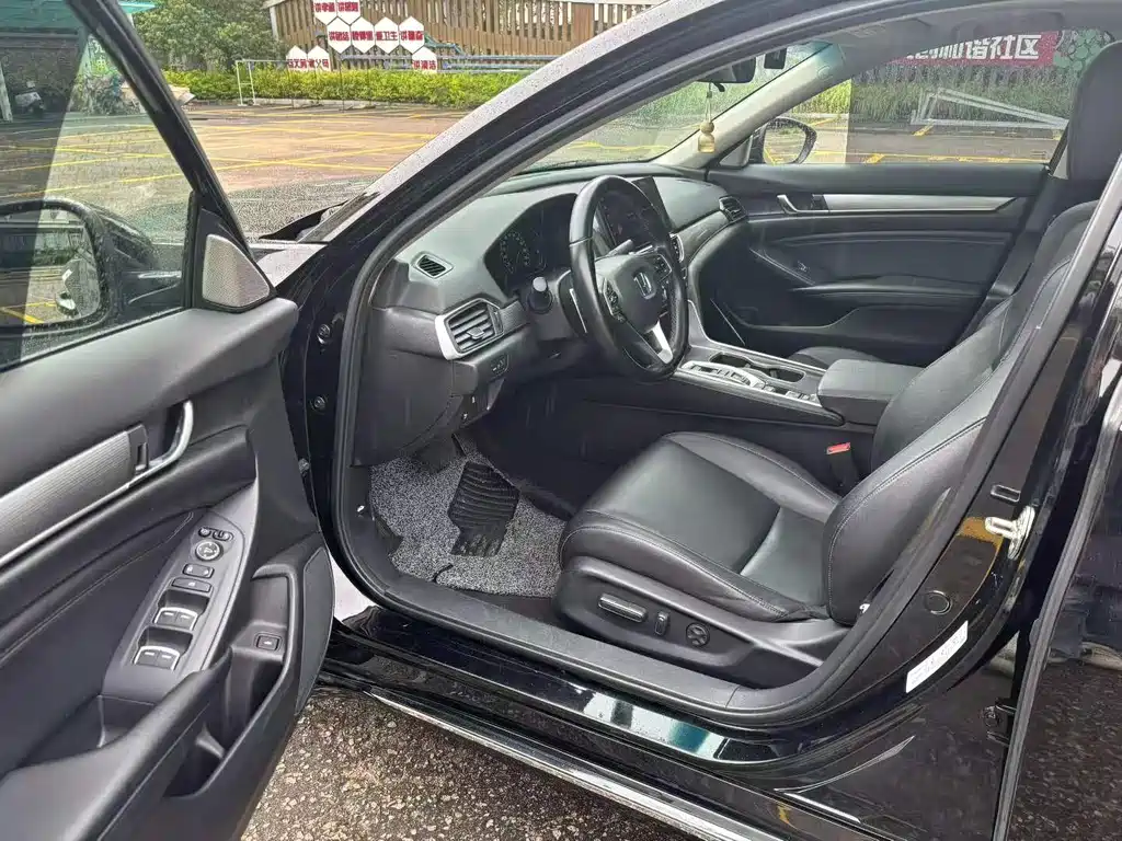Honda Accord — фото 4