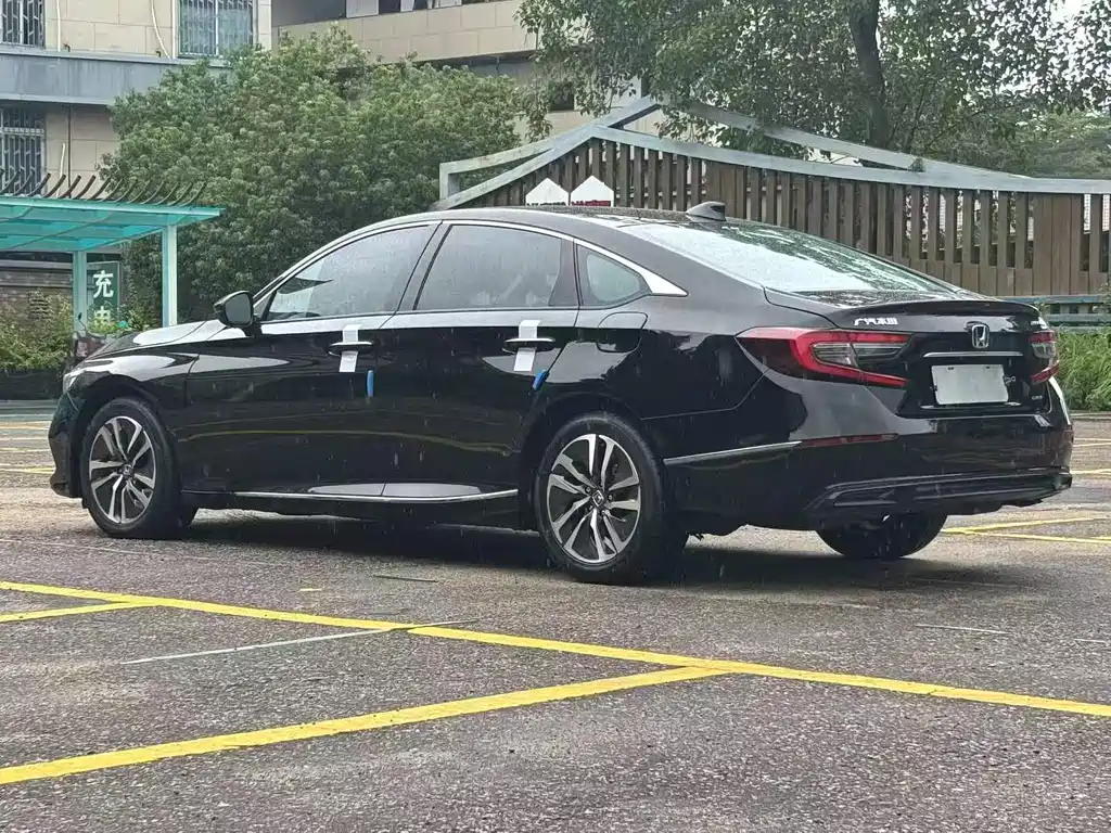 Honda Accord — фото 7