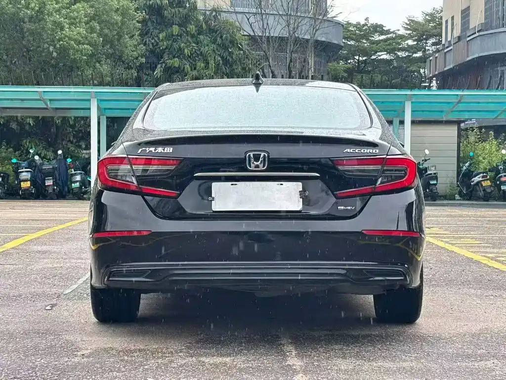 Honda Accord — фото 8
