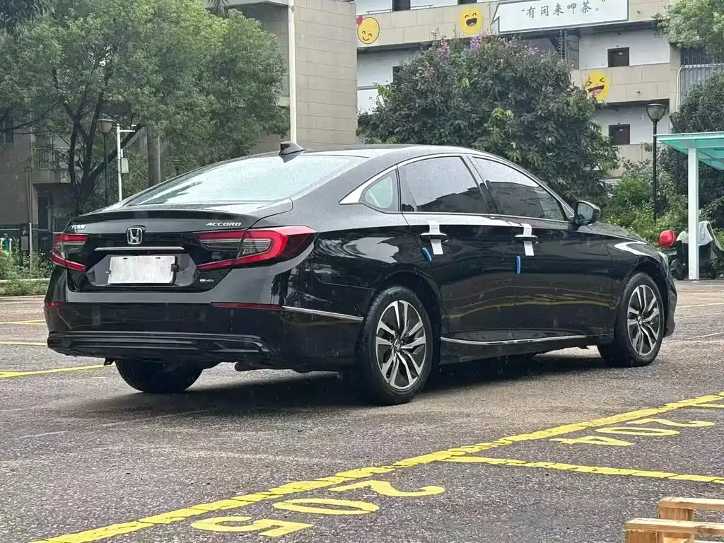 Honda Accord — фото 9