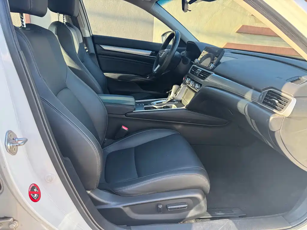 Honda Accord — фото 15