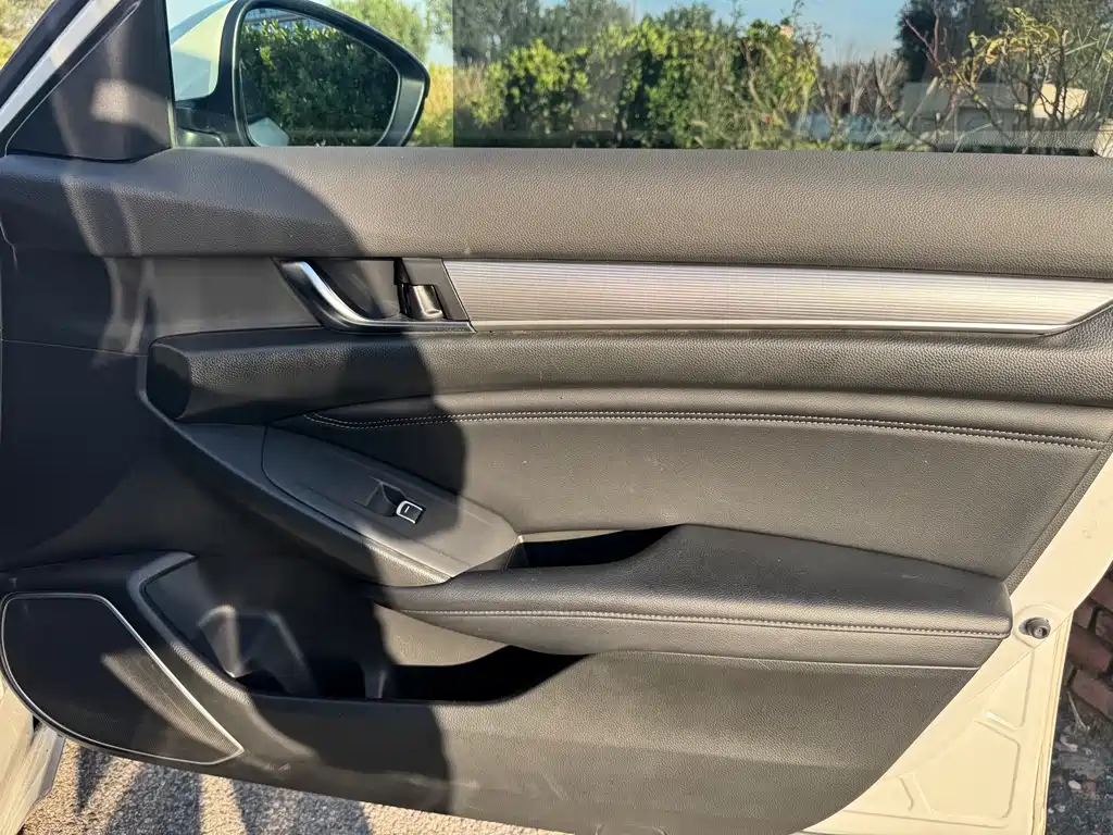Honda Accord — фото 17