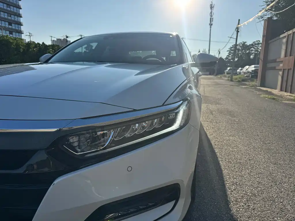 Honda Accord — фото 25