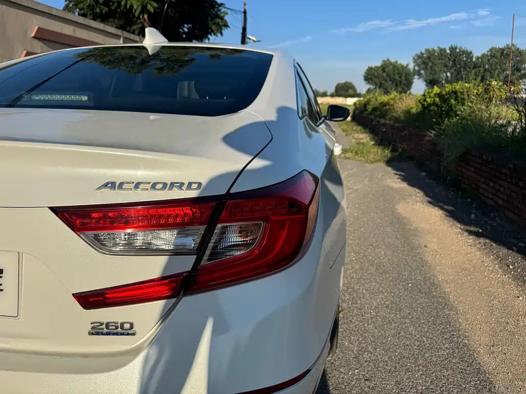 Honda Accord — фото 27