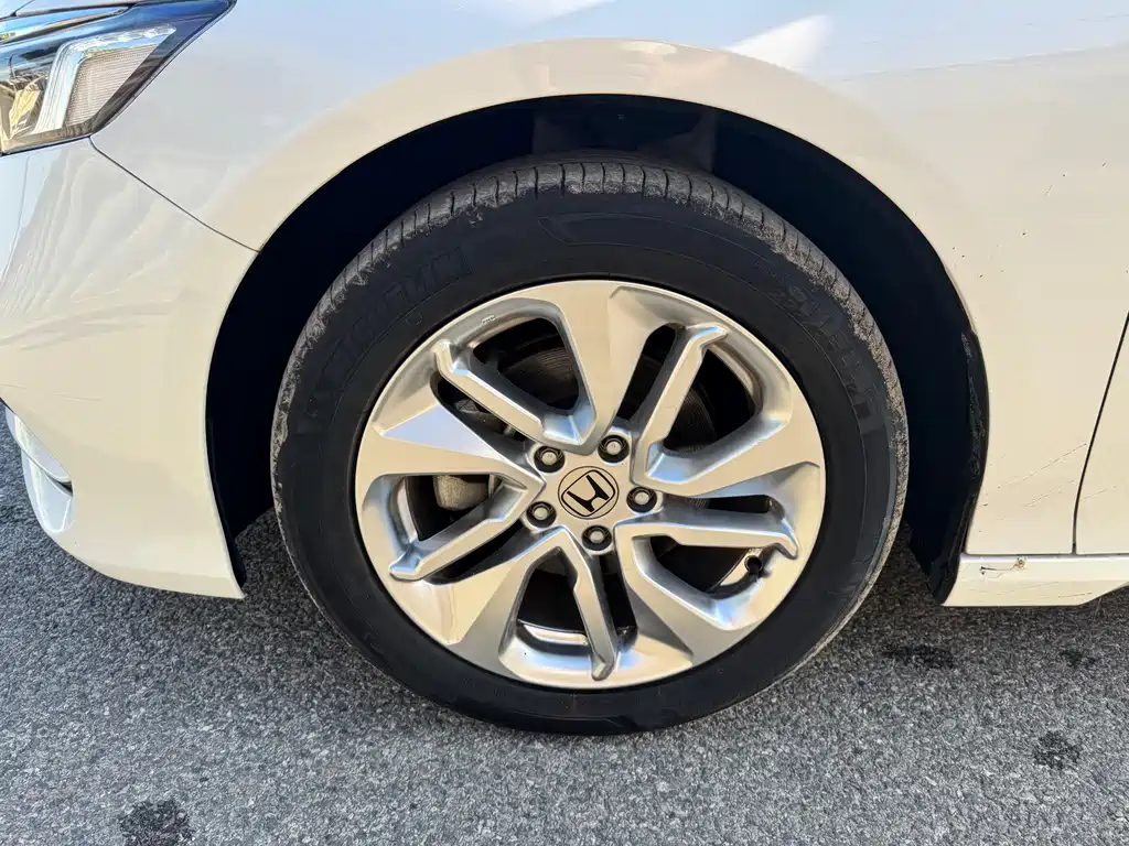 Honda Accord — фото 30