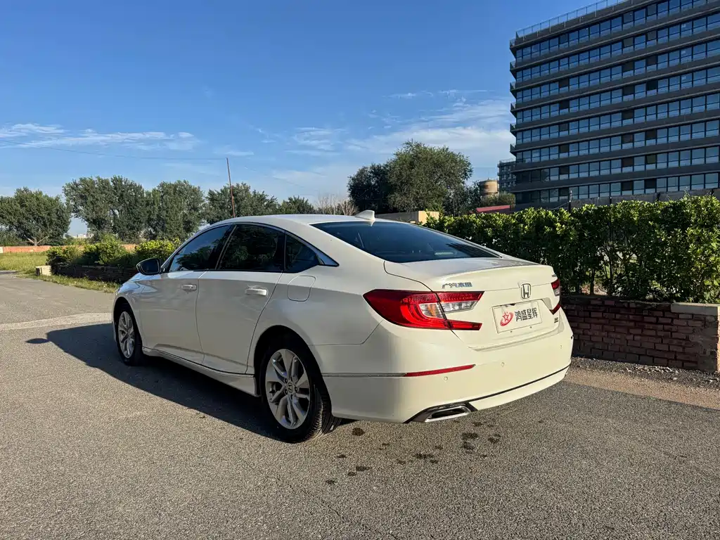 Honda Accord — фото 6