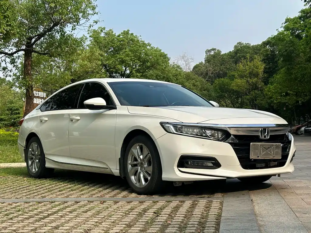 Honda Accord — фото 3