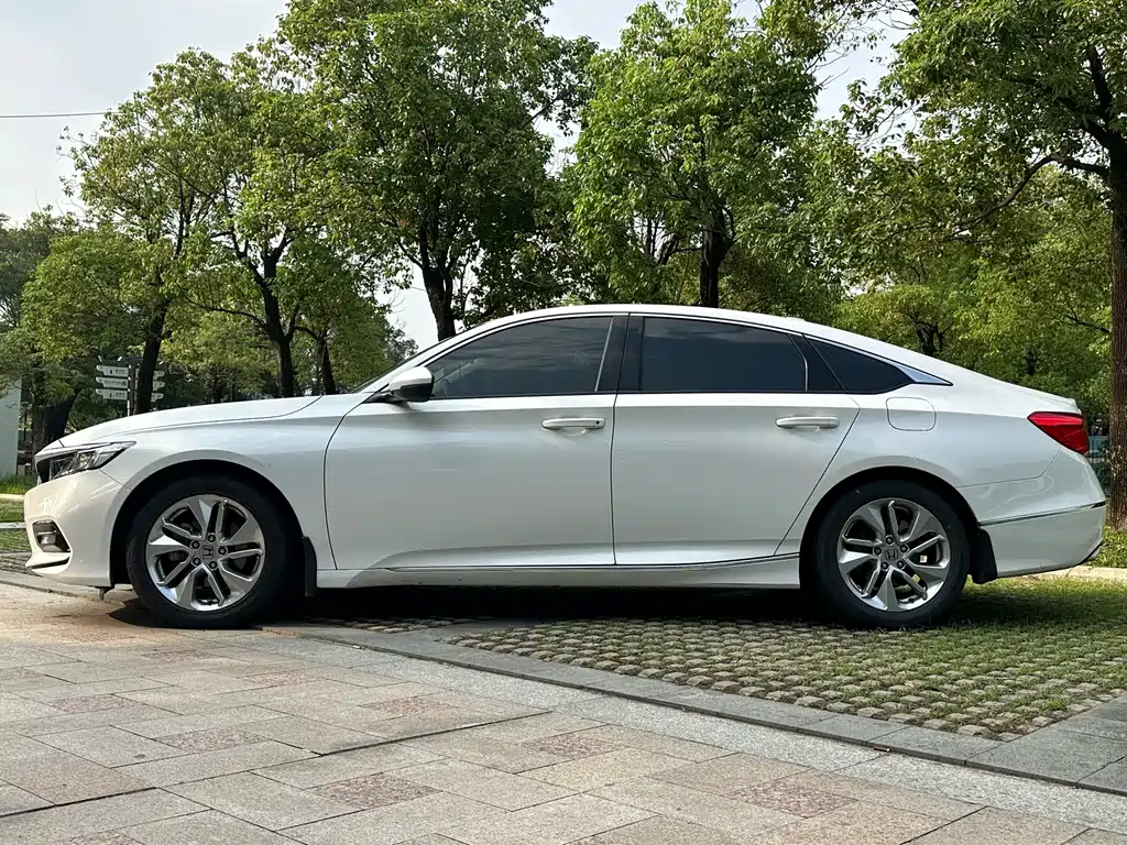Honda Accord — фото 4