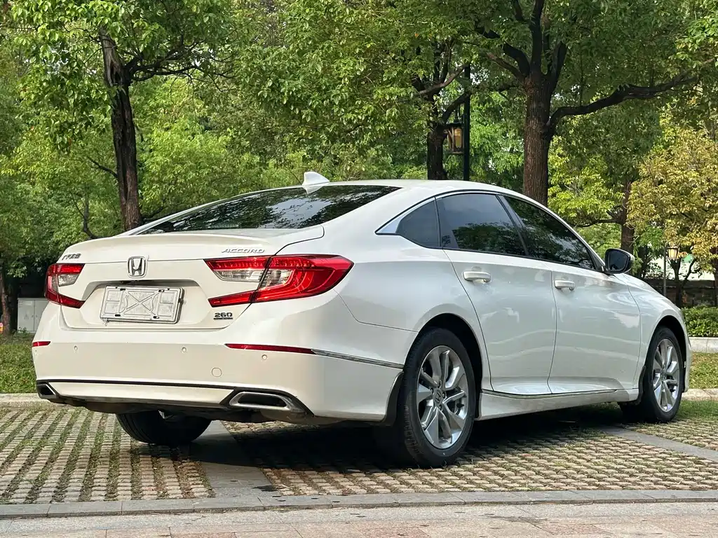 Honda Accord — фото 5