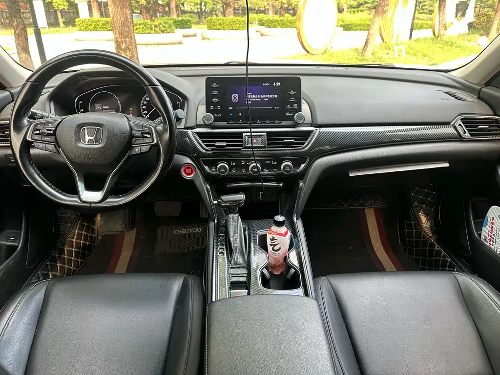 Honda Accord — фото 8