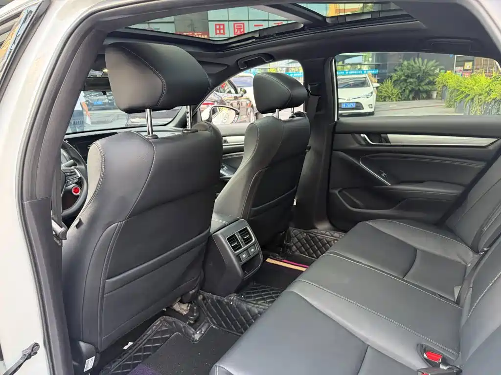 Honda Inspire — фото 11