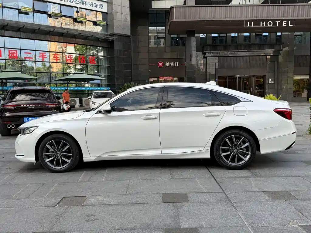Honda Inspire — фото 3