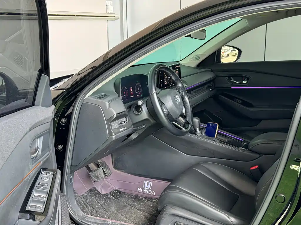 Honda Accord — фото 10