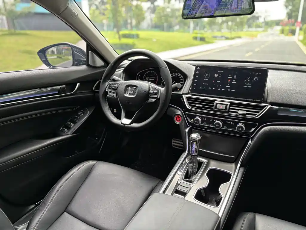 Honda Accord — фото 13