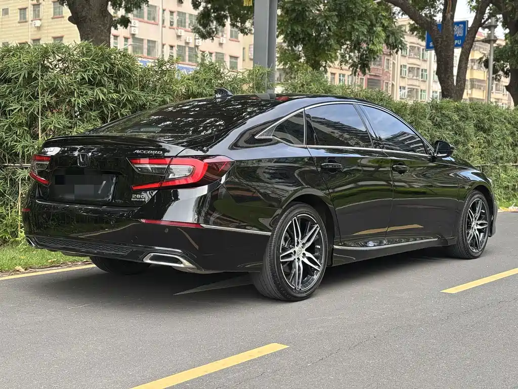 Honda Accord — фото 6