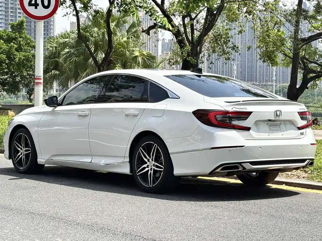 Honda Accord — фото 2