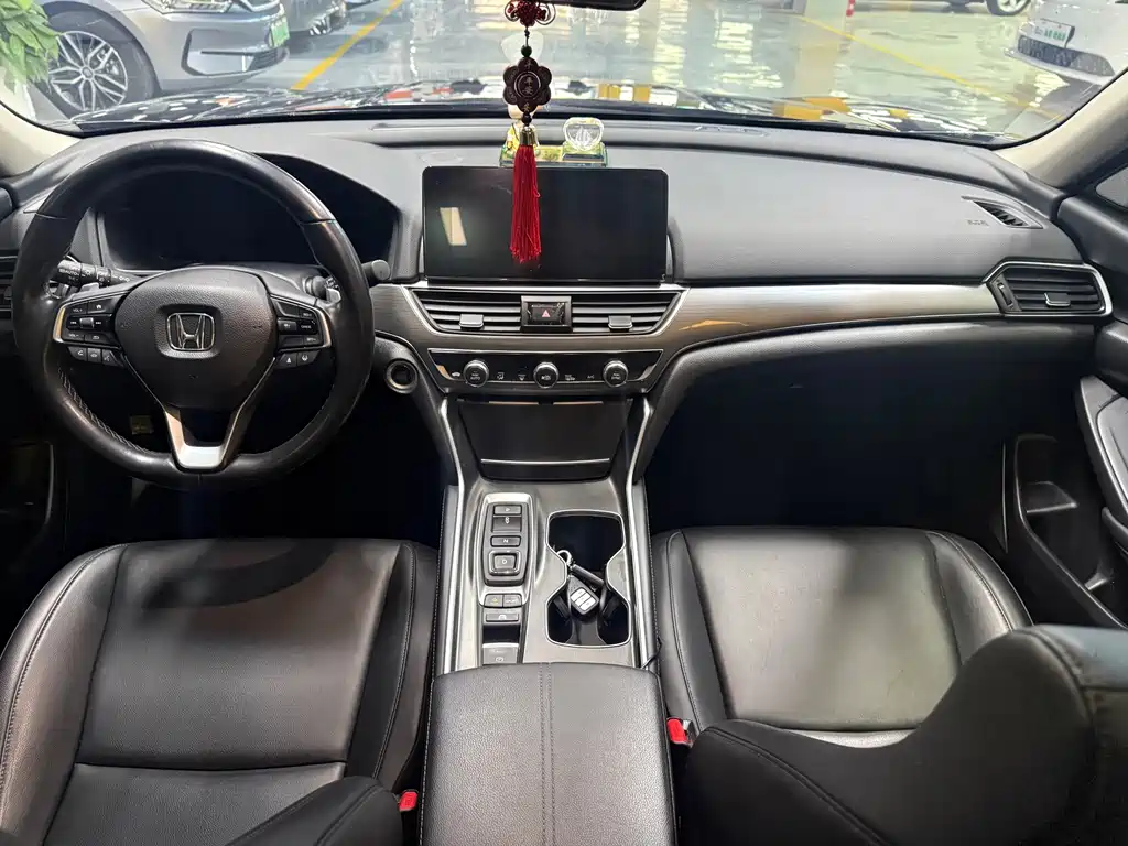 Honda Accord — фото 11