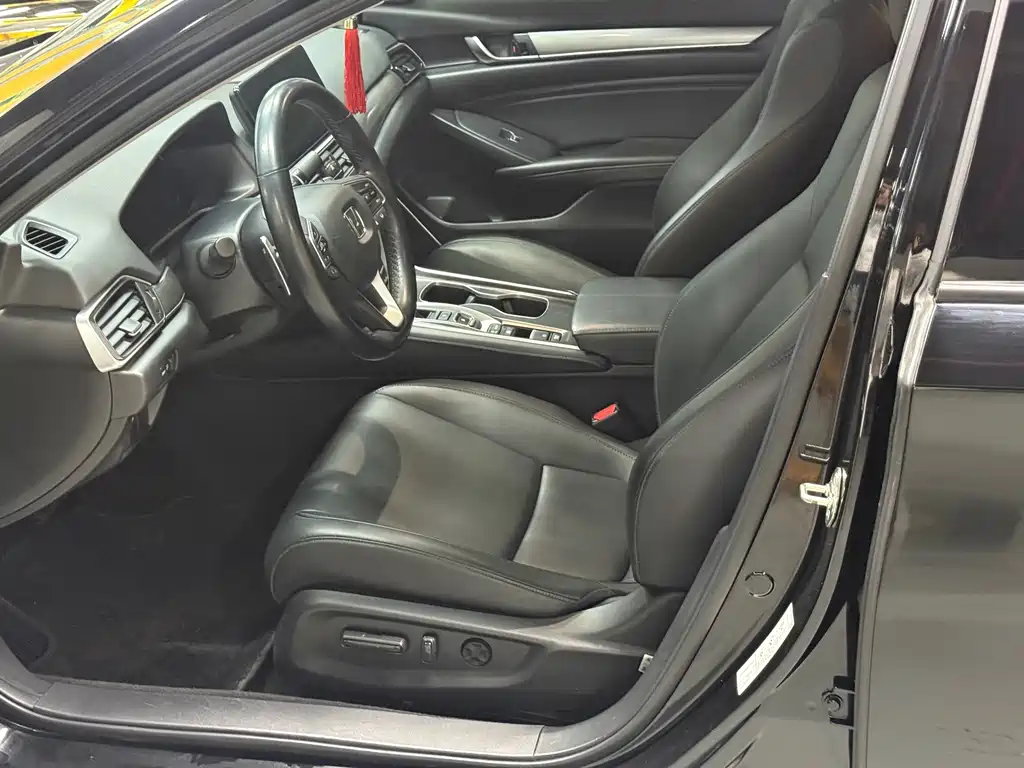 Honda Accord — фото 17