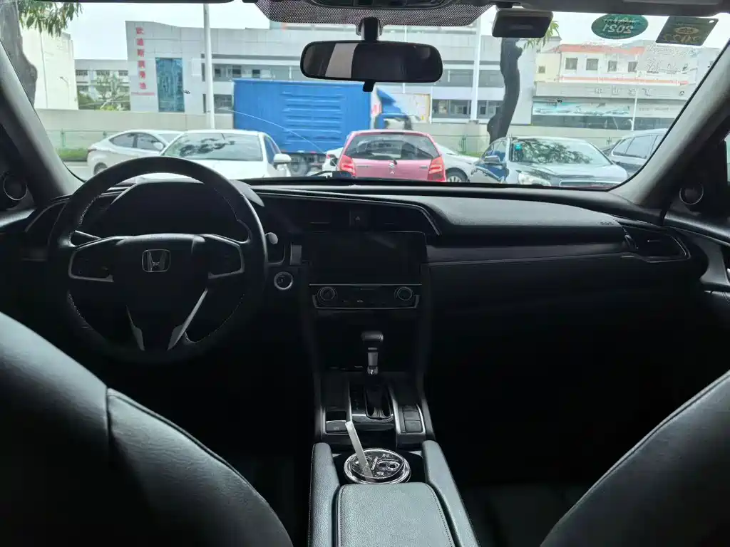 Honda Civic — фото 7
