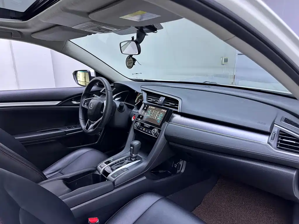 Honda Civic — фото 11
