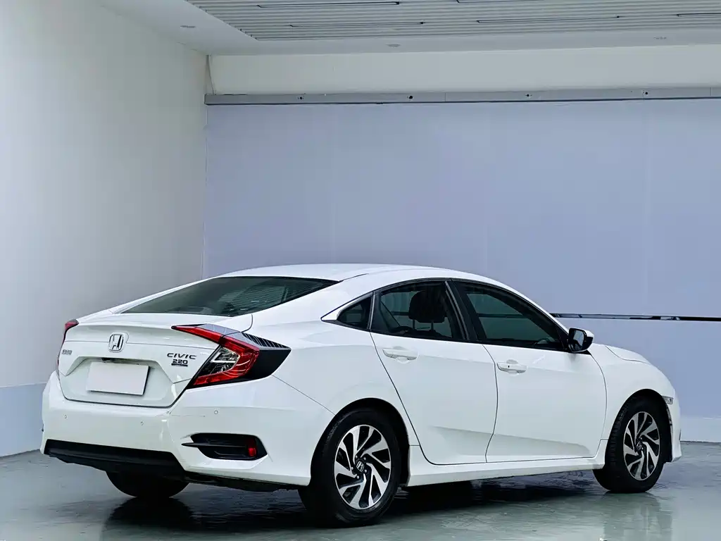 Honda Civic — фото 6
