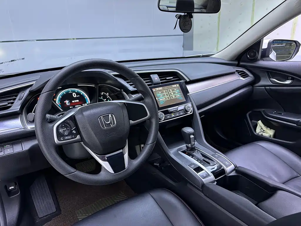 Honda Civic — фото 10