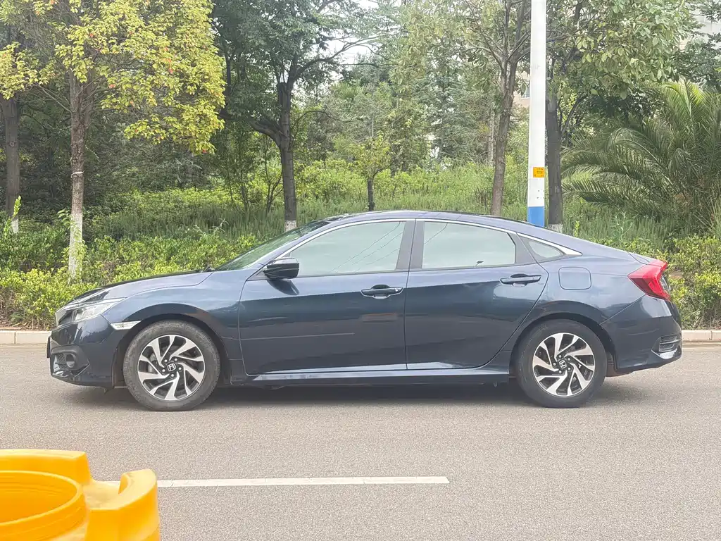 Honda Civic — фото 3
