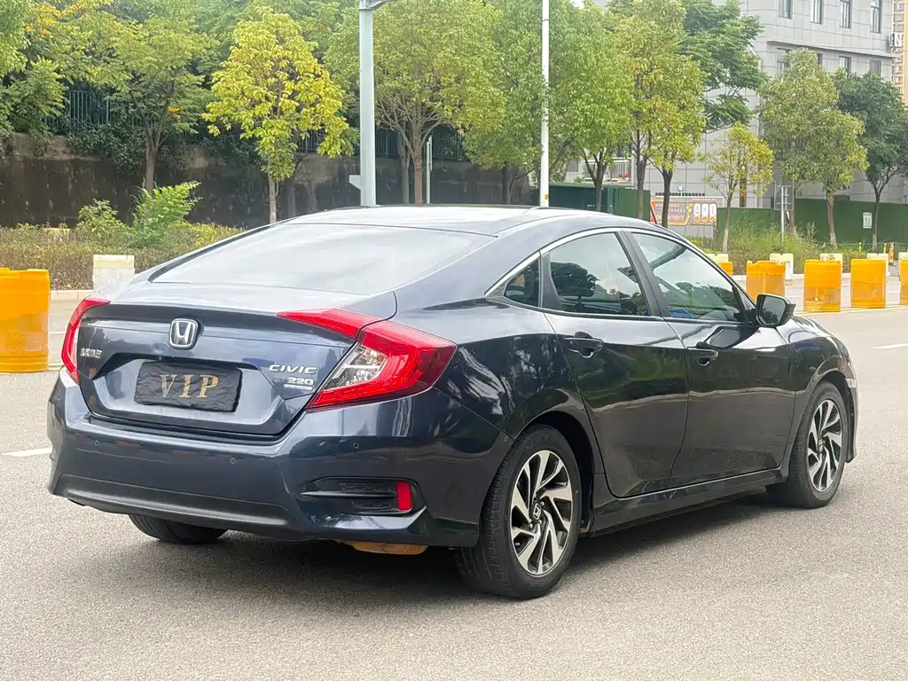 Honda Civic — фото 5