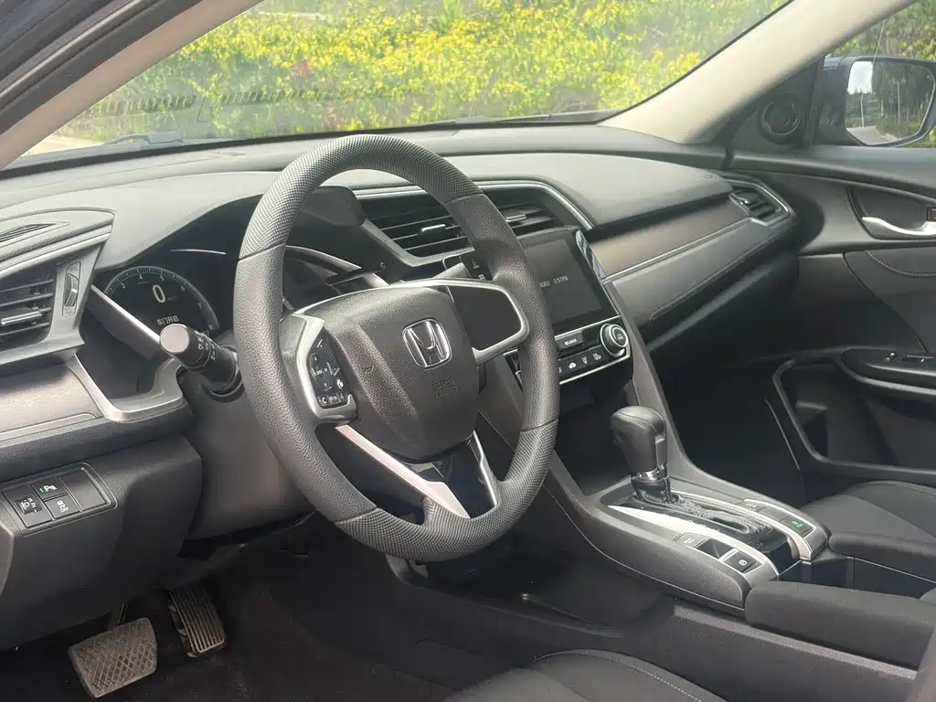 Honda Civic — фото 7
