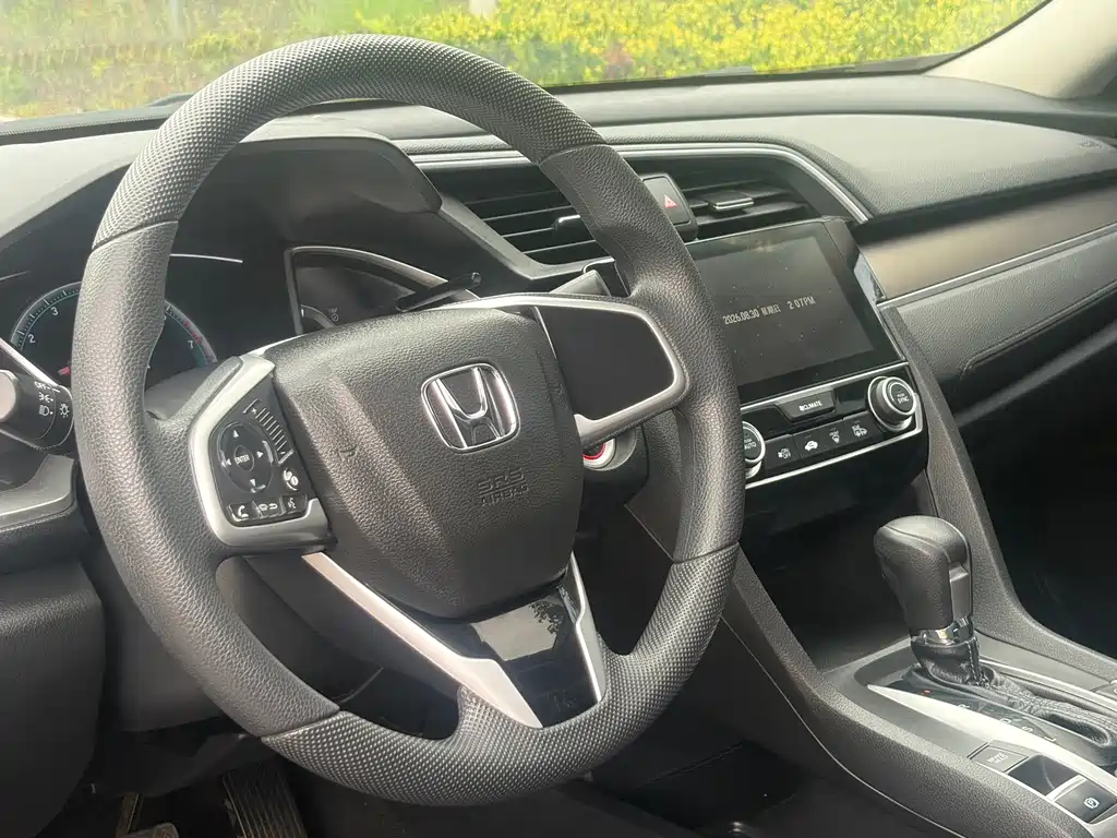 Honda Civic — фото 8