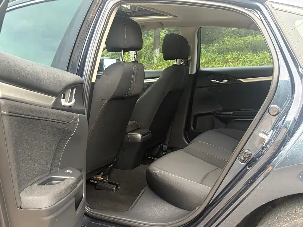 Honda Civic — фото 10
