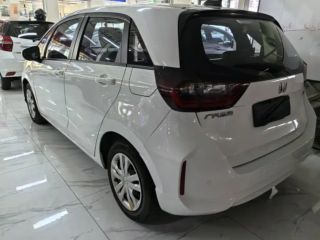 Honda Fit — фото 4