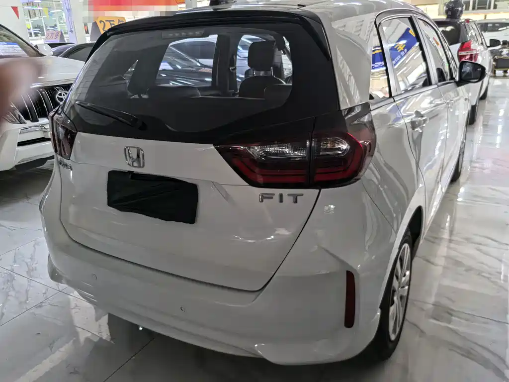 Honda Fit — фото 5