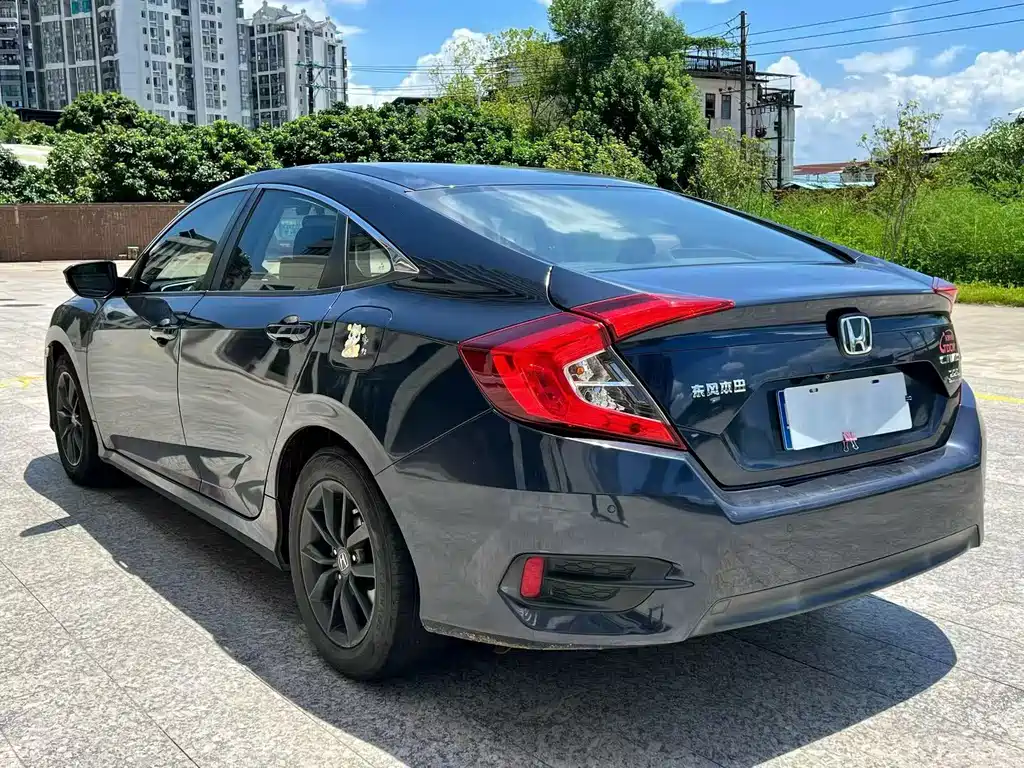 Honda Civic — фото 9