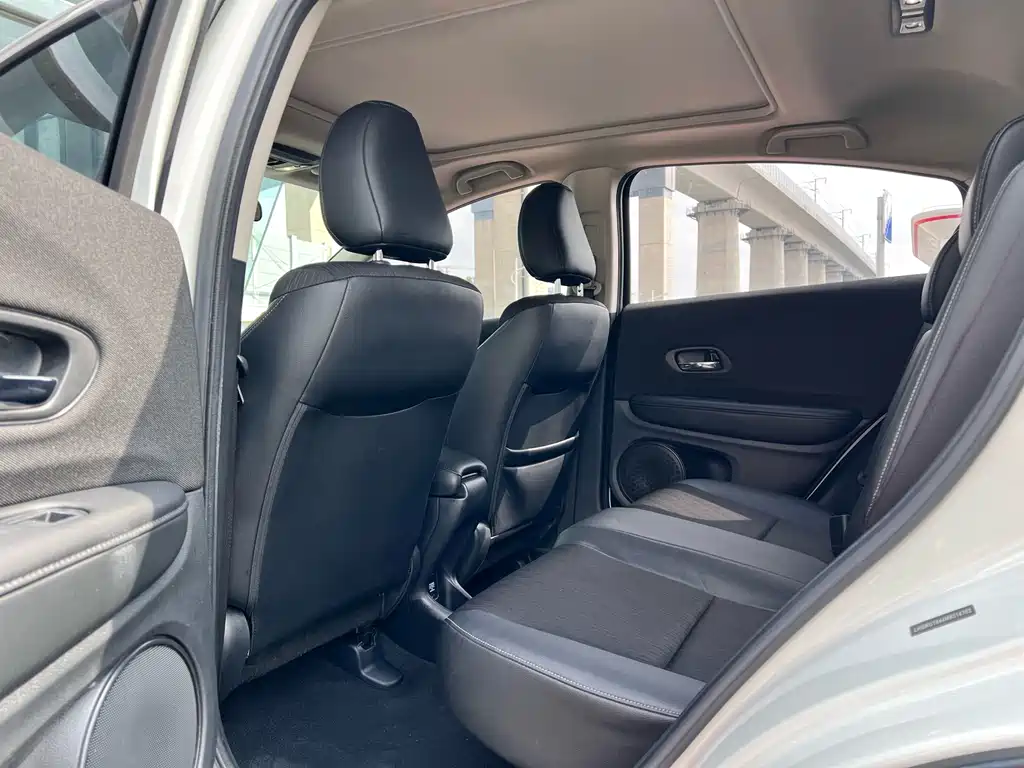 Honda Vezel — фото 9