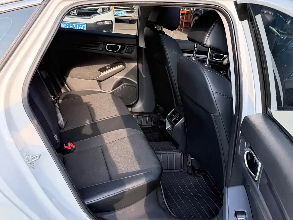 Honda Civic — фото 10