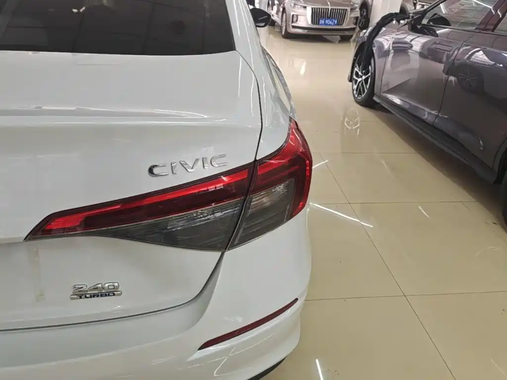 Honda Civic — фото 8