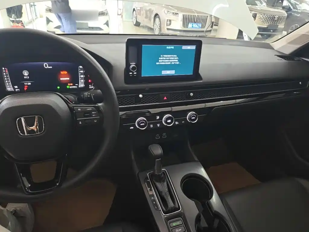 Honda Civic — фото 10
