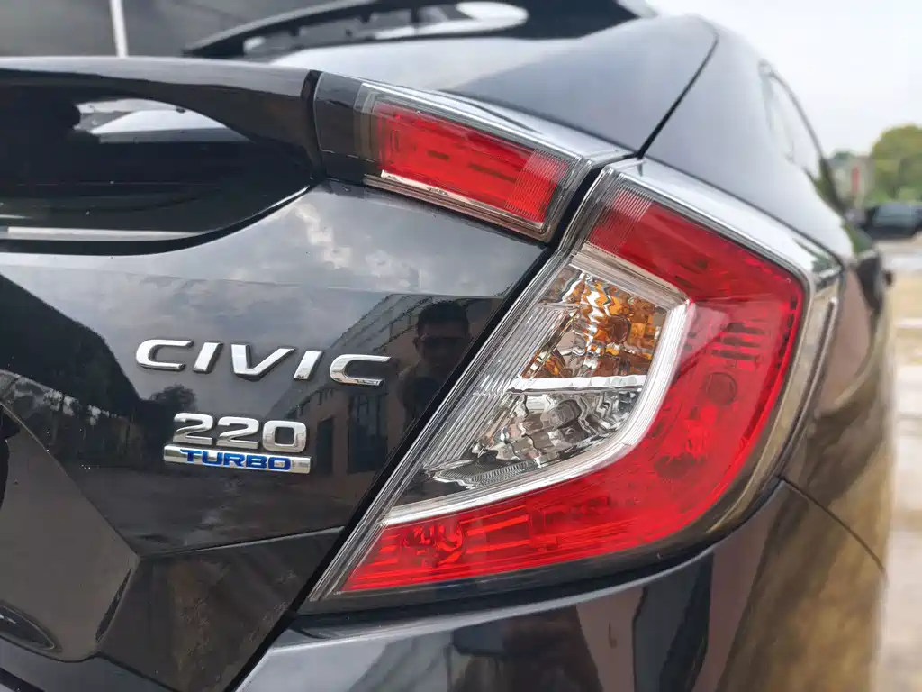 Honda Civic — фото 18