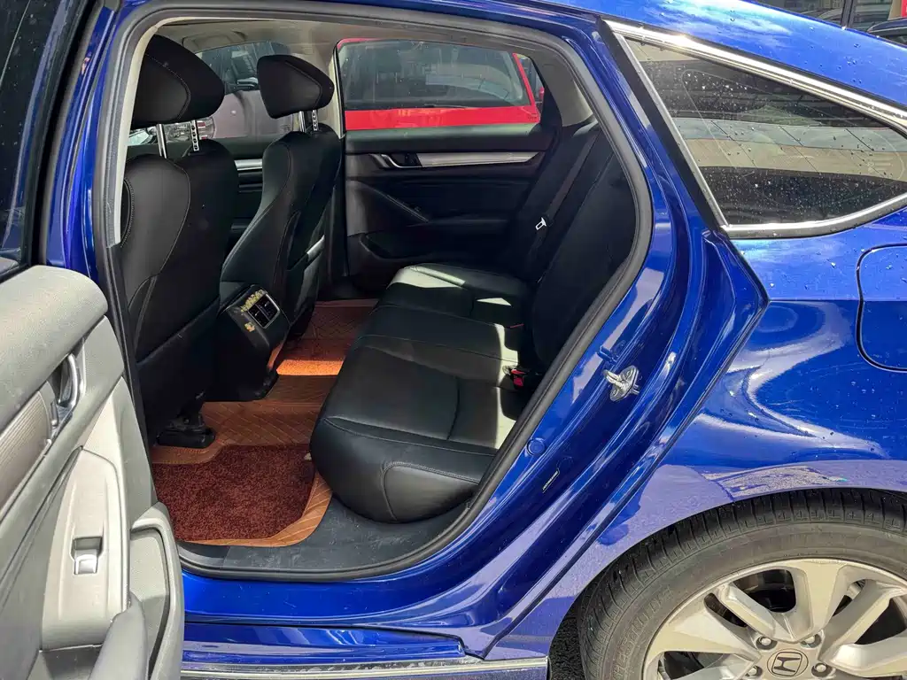 Honda Accord — фото 6