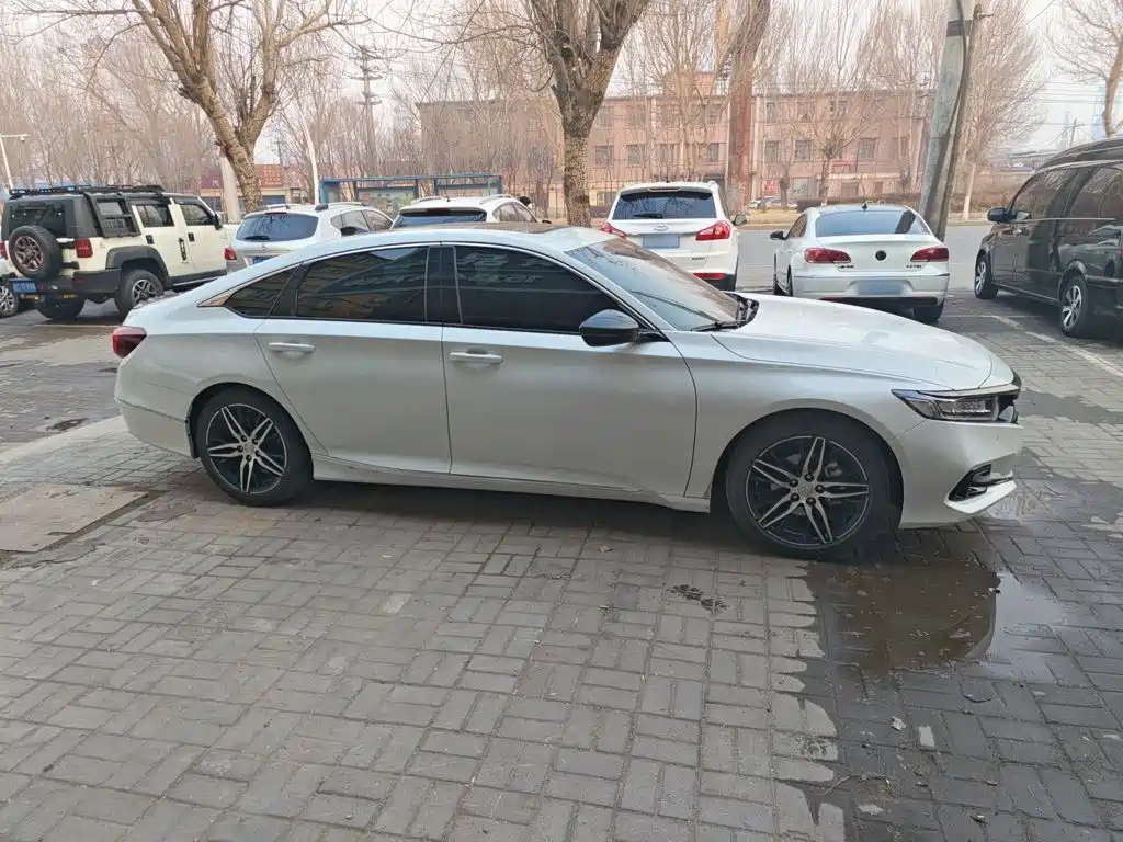 Honda Accord — фото 14