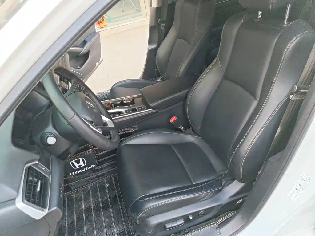 Honda Accord — фото 17