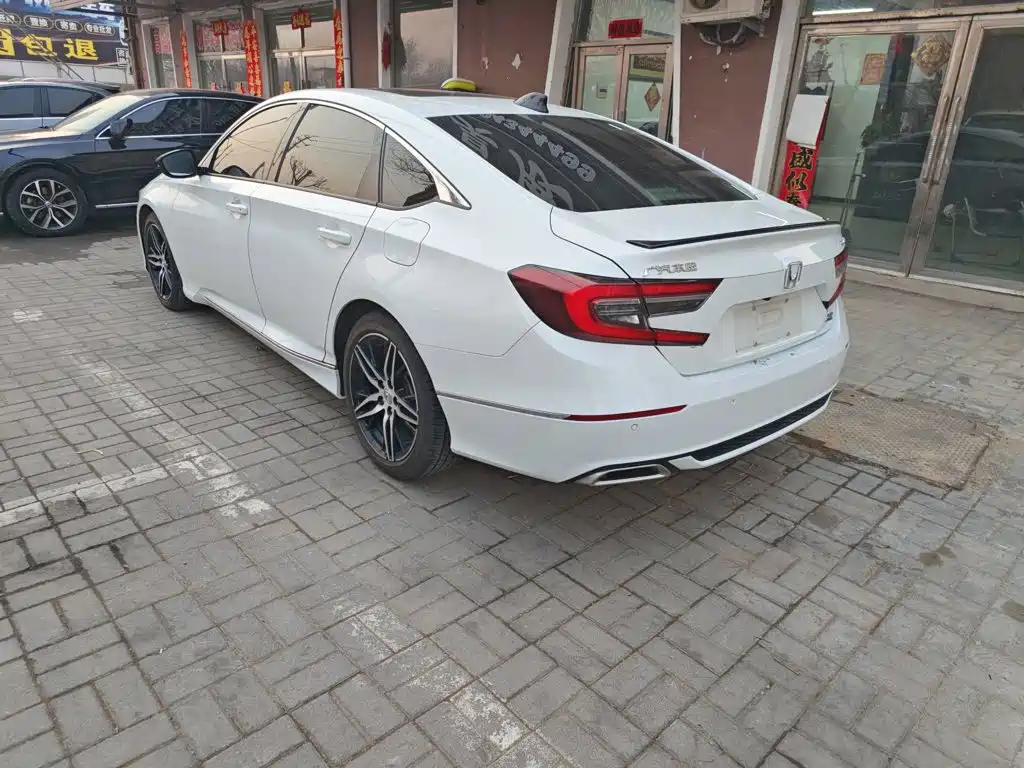 Honda Accord — фото 18